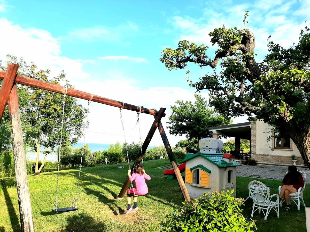 Bio Agriturismo Mare In Campagna Campofilone Eksteriør billede